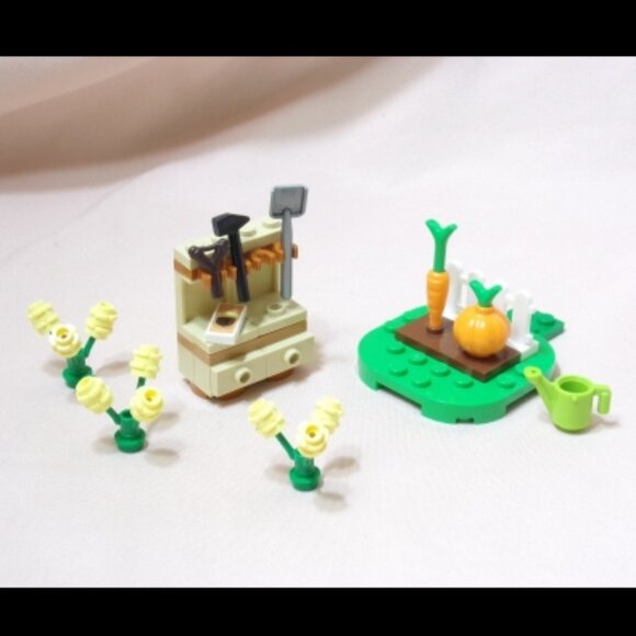 LEGO Animal Crossing Workbench with Garden Flowers Vegetables Watering Can 77049 - Picture 1 of 5